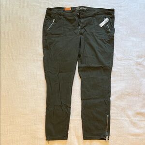 NWT Old Navy Olive Green Pants with Zipper Accents